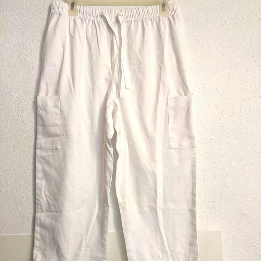 Ladies Basic Editions Capri Pants Size Small